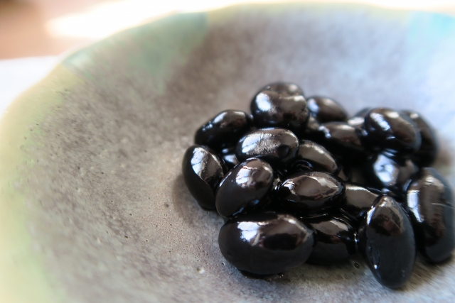 お正月料理に使った黒豆が残っていませんか。
