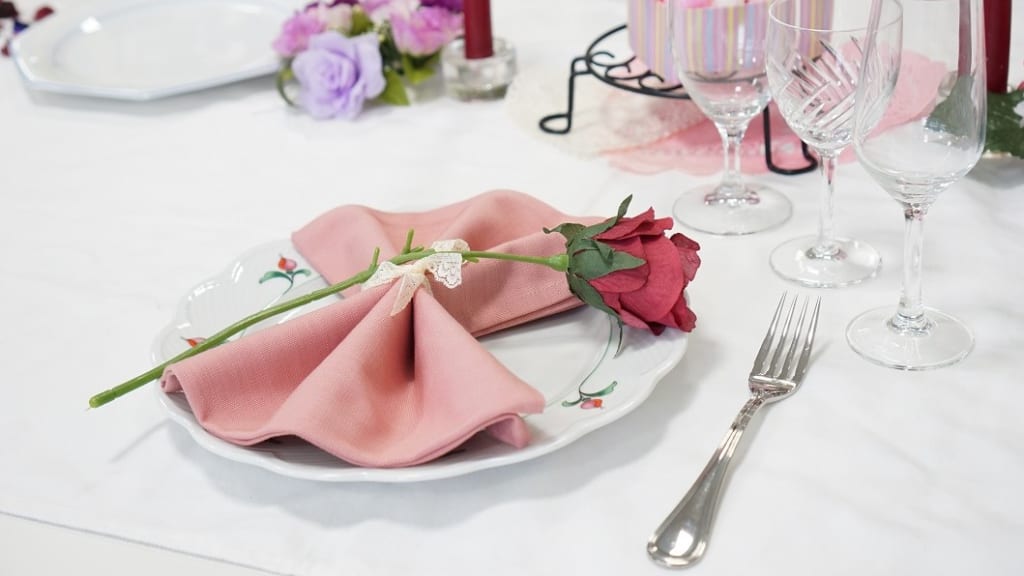 バレンタインのテーブルコーディネートを作成しました。