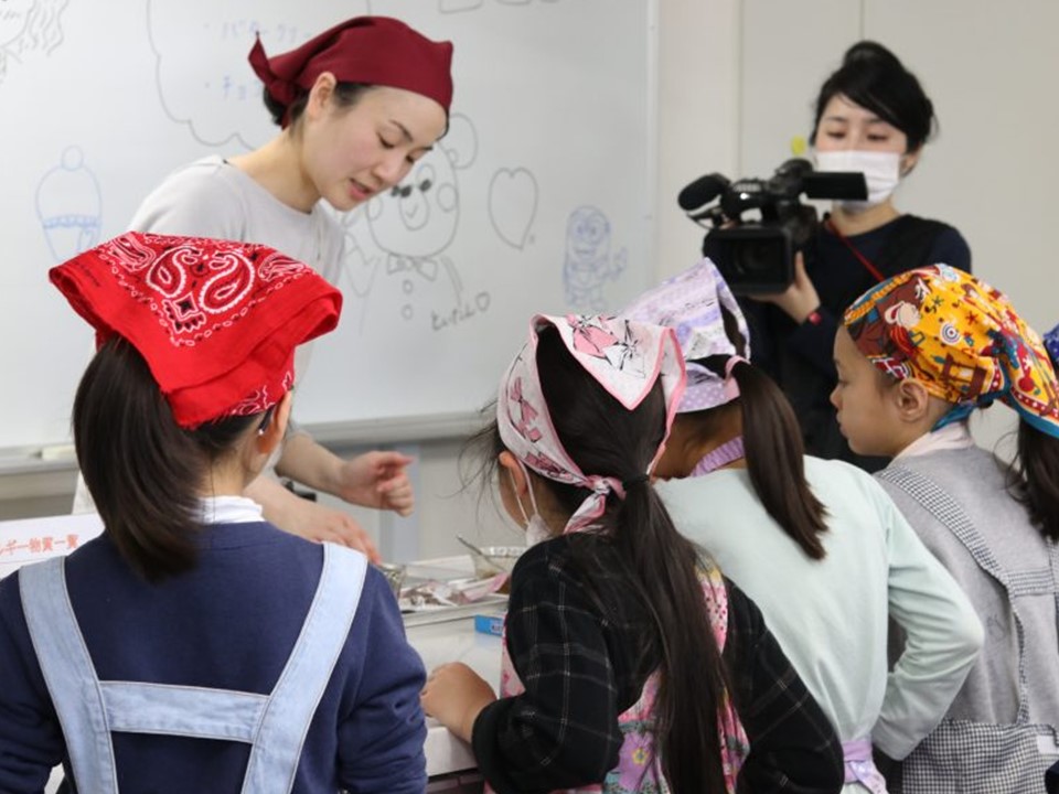 【食物栄養科】港区のコラボ企画「エコスイーツ料理教室」を開催しました。