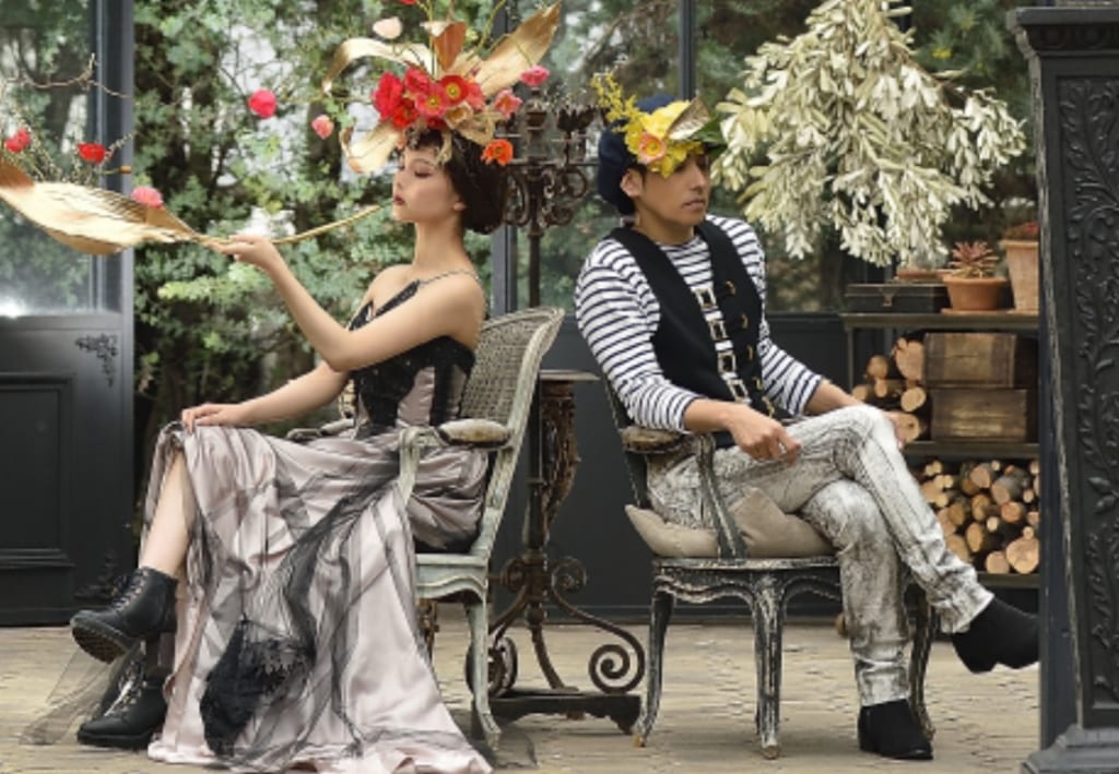 戸板女子短期大学の学生が「フラワーデザイナー」のモデルとして掲載されました。