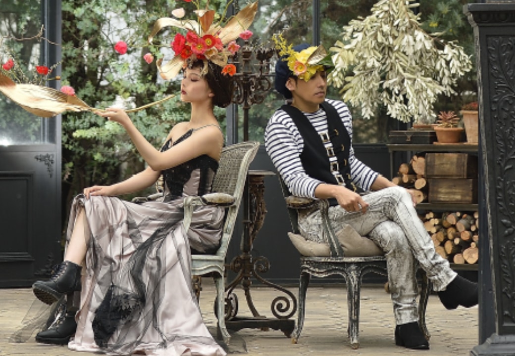 戸板女子短期大学の学生が「フラワーデザイナー」のモデルとして掲載されました。