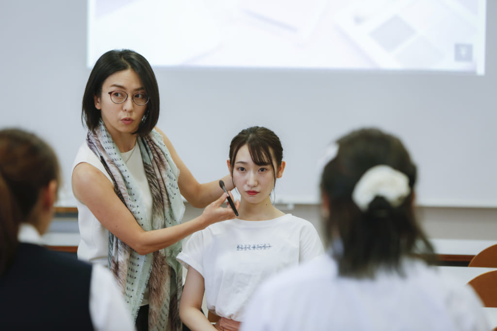 戸板女子短期大学西村　リサ講師の画像